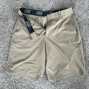 Nike Dri Fit 34 standard fit khaki shorts